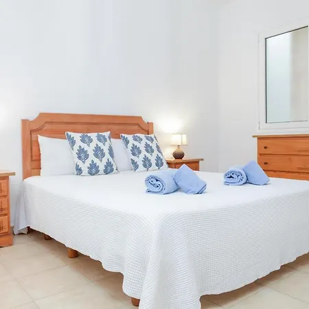 Marina I Beachfront By Holidays Вилла