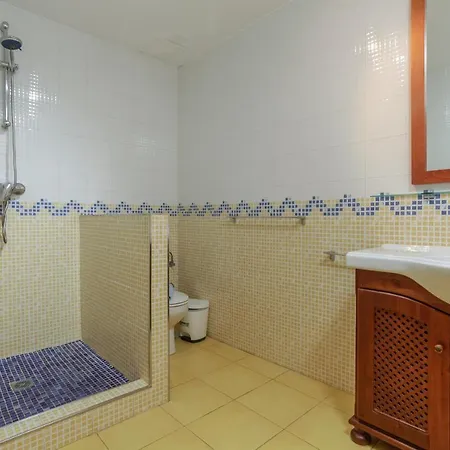 Marina I Beachfront By Holidays Вилла