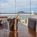 Marina I Beachfront By Holidays * 코라레호
