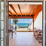 Marina I Beachfront By Holidays * 코라레호