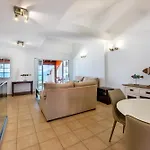 빌라 Marina I Beachfront By Holidays