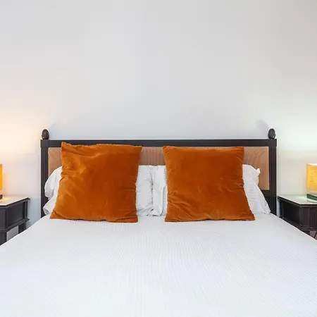 Marina I Beachfront By Holidays *