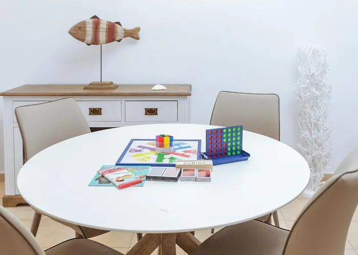 Marina I Beachfront By Holidays וילה