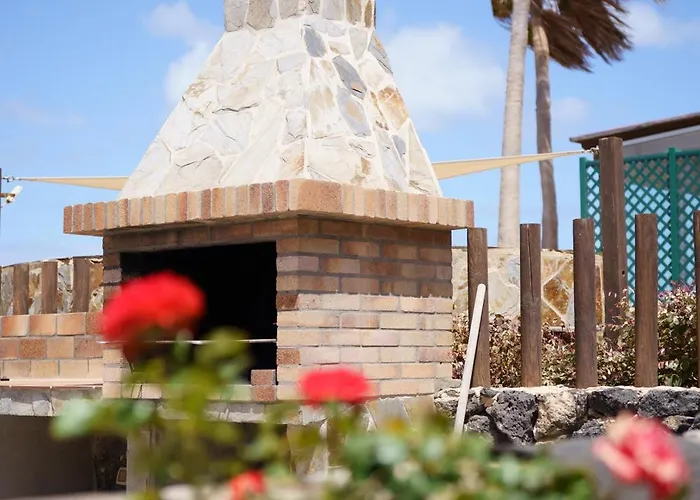 Marina I Beachfront By Holidays וילה *